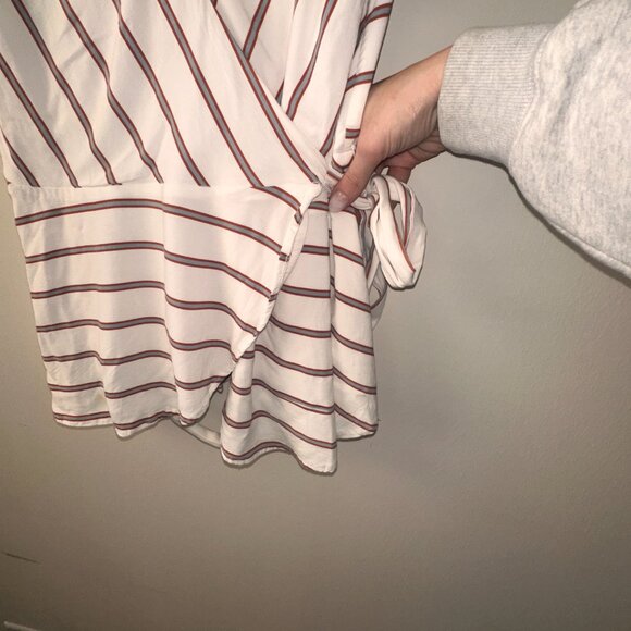 Loft Plus Size 14 Wrap Top - Picture 4 of 7